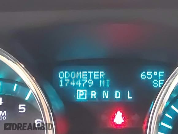 ✅ 2011 Chevrolet Traverse 1LT • VIN: 1GNKVGED8BJ171212 • Lot: 43311339. Wystawiony na IAAI z przebiegiem 174 479 mil. Bezpłatny archiwum sprzedaży aukcyjnych z USA i szczegółowy raport historii pojazdu na DreamBid. Zdjęcie 15.