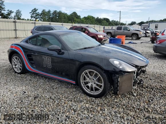 ✅ 2018 Porsche 718 Cayman • VIN: WP0AA2A86JK262242 • Lot: 62645915. Wystawiony na Copart z przebiegiem 50 371 mil. Bezpłatny archiwum sprzedaży aukcyjnych z USA i szczegółowy raport historii pojazdu na DreamBid. Zdjęcie 4.