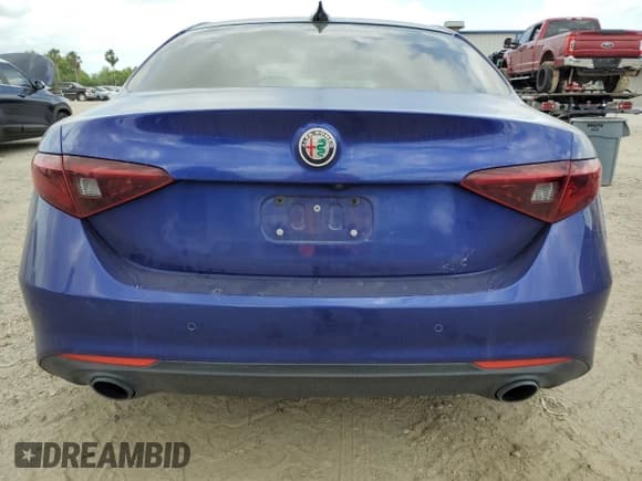 ✅ 2022 Alfa Romeo Giulia Veloce • VIN: ZARFAMBN1N7655182 • Lot: 53200875. Listed on Copart with 50,208 mi. Free auction sales archive from the USA and detailed vehicle history report at DreamBid. Image 6.