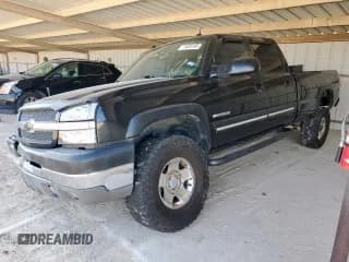 ✅ 2004 Chevrolet Silverado 2500HD LS • VIN: 1GCHK23U54F240865 • Lot: 71634195. Wystawiony na Copart z przebiegiem 132 419 mil. Bezpłatny archiwum sprzedaży aukcyjnych z USA i szczegółowy raport historii pojazdu na DreamBid. Zdjęcie 1.