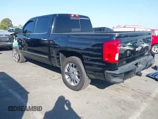 ✅ 2016 Chevrolet Silverado 1500 High Country • VIN: 3GCUKTEJ0GG133927 • Lot: 43484680. Wystawiony na IAAI z przebiegiem 101 374 mil. Bezpłatny archiwum sprzedaży aukcyjnych z USA i szczegółowy raport historii pojazdu na DreamBid. Zdjęcie 3.