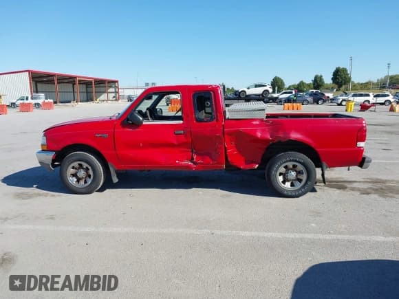 ✅ 2000 Ford Ranger • VIN: 1FTYR14B1YTB23613 • Lot: 43158787. Listed on IAAI with 181,765 mi. Free auction sales archive from the USA and detailed vehicle history report at DreamBid. Image 14.