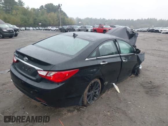 ✅ 2011 Hyundai Sonata Limited • VIN: 5NPEC4AC6BH138807 • Lot: 43289895. Listed on IAAI with 170,354 mi. Free auction sales archive from the USA and detailed vehicle history report at DreamBid. Image 4.