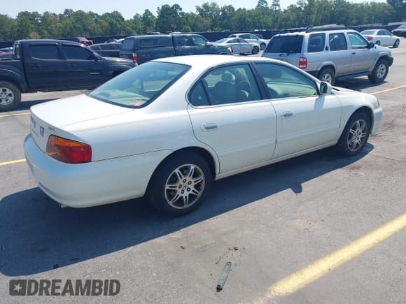 ✅ 1999 Acura TL • VIN: 19UUA5647XA042614 • Лот: 43127331. Опубликован ранее на IAAI с пробегом 133 000 миль. Бесплатный доступ к архиву аукционных продаж из США и подробный отчёт об истории автомобиля на DreamBid. Изображение 4.