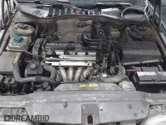 ✅ 1994 Volvo 850 • VIN: YV1LW5710R2026259 • Lot: 42212725. Wystawiony na IAAI z przebiegiem 292 377 mil. Bezpłatny archiwum sprzedaży aukcyjnych z USA i szczegółowy raport historii pojazdu na DreamBid. Zdjęcie 10.