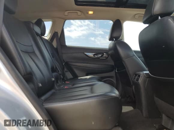 ✅ 2018 Nissan Rogue SL • VIN: JN8AT2MV1JW341701 • Lot: 65292315. Wystawiony na Copart z przebiegiem 93 815 mil. Bezpłatny archiwum sprzedaży aukcyjnych z USA i szczegółowy raport historii pojazdu na DreamBid. Zdjęcie 11.