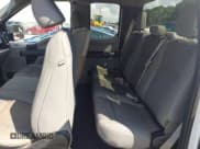 ✅ 2018 Ford F-150 XL • VIN: 1FTEX1CG8JFA48702 • Lot: 42877550. Wystawiony na IAAI z przebiegiem 151 367 mil. Bezpłatny archiwum sprzedaży aukcyjnych z USA i szczegółowy raport historii pojazdu na DreamBid. Zdjęcie 8.