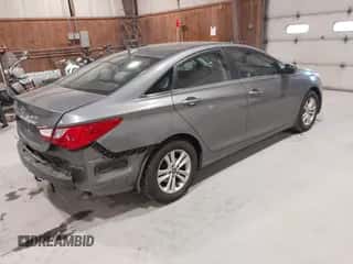 2013 Hyundai Sonata GLS z VIN 5NPEB4AC7DH717214, wystawiony jako IAAI lot #43457748 z przebiegiem 52 839 mil mil oraz . Historia ofert i sprzedaży dostępna na DreamBid. Obrazek 4.