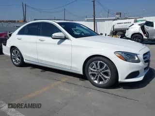 ✅ 2018 Mercedes-Benz C 300 • VIN: 55SWF4JB3JU263701 • Лот: 43388449. Опубликован ранее на IAAI с пробегом 99 378 миль. Бесплатный доступ к архиву аукционных продаж из США и подробный отчёт об истории автомобиля на DreamBid. Изображение 1.