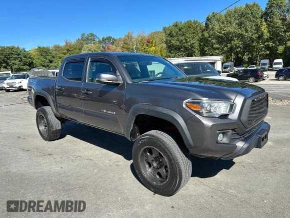 ✅ 2017 Toyota Tacoma SR5 • VIN: 5TFCZ5AN0HX083989 • Lot: 85334725. Listed on Copart with 208,166 mi. Free auction sales archive from the USA and detailed vehicle history report at DreamBid. Image 4.