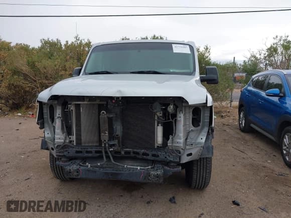 ✅ 2015 Nissan NV SV • VIN: 1N6BF0KL6FN806903 • Lot: 42779207. Wystawiony na IAAI z przebiegiem 121 616 mil. Bezpłatny archiwum sprzedaży aukcyjnych z USA i szczegółowy raport historii pojazdu na DreamBid. Zdjęcie 6.