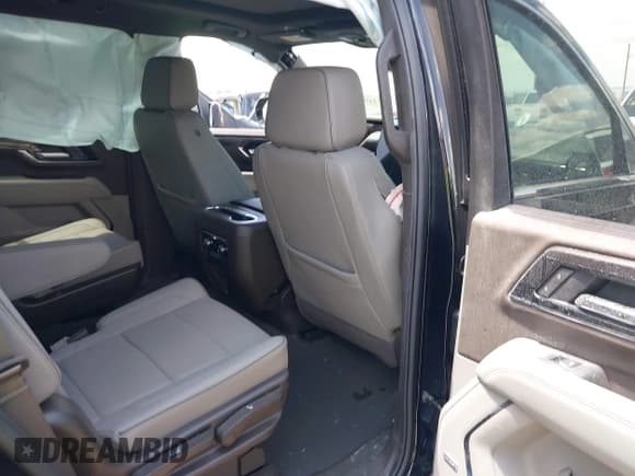 ✅ 2025 GMC Yukon Elevation • VIN: 1GKS2BRD0SR248658 • Lot: 42449759. Listed on IAAI with 1,777 mi. Free auction sales archive from the USA and detailed vehicle history report at DreamBid. Image 8.