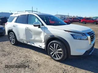 ✅ 2022 Nissan Pathfinder Platinum • VIN: 5N1DR3DKXNC209106 • Lot: 43580294. Wystawiony na IAAI z przebiegiem 64 773 mil. Bezpłatny archiwum sprzedaży aukcyjnych z USA i szczegółowy raport historii pojazdu na DreamBid. Zdjęcie 1.
