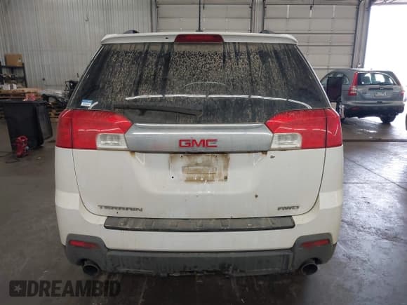 ✅ 2015 GMC Terrain SLE • VIN: 2GKFLWE37F6411696 • Lot: 42800433. Wystawiony na IAAI z przebiegiem 157 268 mil. Bezpłatny archiwum sprzedaży aukcyjnych z USA i szczegółowy raport historii pojazdu na DreamBid. Zdjęcie 17.