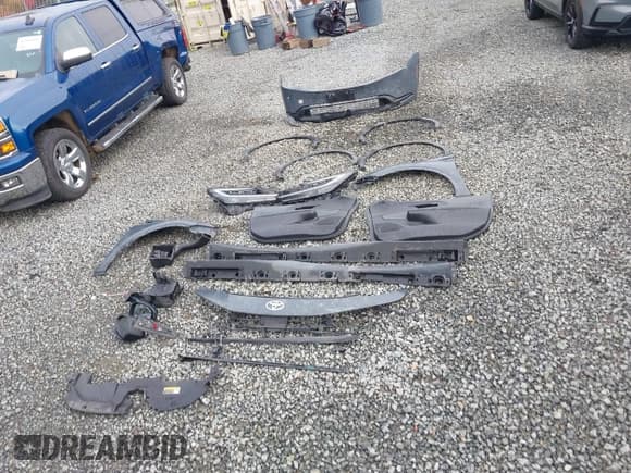 ✅ 2023 Toyota Prius LE • VIN: JTDACAAU6P3004985 • Lot: 43451191. Wystawiony na IAAI z przebiegiem 29 165 mil. Bezpłatny archiwum sprzedaży aukcyjnych z USA i szczegółowy raport historii pojazdu na DreamBid. Zdjęcie 12.