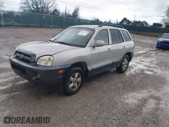 2005 Hyundai Santa Fe GLS с VIN KM8SC73DX5U003846, выставлен на аукционе IAAI как лот 41171772 с пробегом Не указан миль и . История ставок и продаж доступна на DreamBid. Изображение 2.