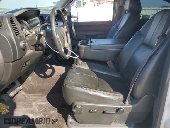 ✅ 2013 Chevrolet Silverado 2500HD LT • VIN: 1GC1KXC86DF140601 • Lot: 67400914. Wystawiony na Copart z przebiegiem 202 820 mil. Bezpłatny archiwum sprzedaży aukcyjnych z USA i szczegółowy raport historii pojazdu na DreamBid. Zdjęcie 7.