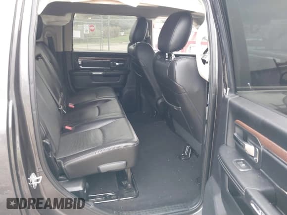 ✅ 2016 Ram 2500 Laramie • VIN: 3C6UR5NL6GG336241 • Lot: 43447478. Listed on IAAI with 115,248 mi. Free auction sales archive from the USA and detailed vehicle history report at DreamBid. Image 8.