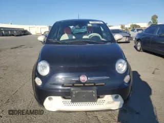 ✅ 2013 FIAT 500e • VIN: 3C3CFFGE9DT744421 • Lot: 74564134. Wystawiony na Copart z przebiegiem 40 801 mil. Bezpłatny archiwum sprzedaży aukcyjnych z USA i szczegółowy raport historii pojazdu na DreamBid. Zdjęcie 5.