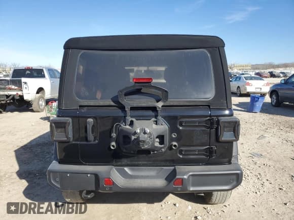 ✅ 2021 Jeep Wrangler Unlimited Sport • VIN: 1C4HJXDGXMW715175 • Lot: 45552765. Listed on Copart with 18,978 mi. Free auction sales archive from the USA and detailed vehicle history report at DreamBid. Image 6.