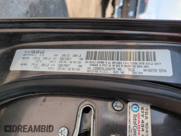 2018 Ram 1500 Tradesman z VIN 1C6RR6FG4JS350779, wystawiony jako Copart lot #68712325 z przebiegiem 140 180 mil mil oraz Szkoda całkowita • Salvage title. Historia ofert i sprzedaży dostępna na DreamBid. Obrazek 13.