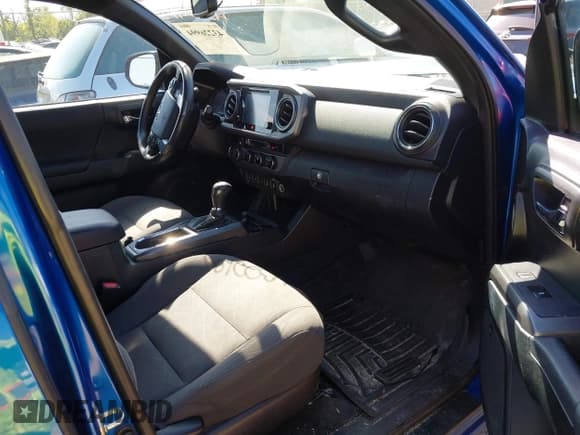 ✅ 2017 Toyota Tacoma TRD Off Road • VIN: 3TMCZ5AN1HM056242 • Lot: 43226994. Listed on IAAI with 132,838 mi. Free auction sales archive from the USA and detailed vehicle history report at DreamBid. Image 5.