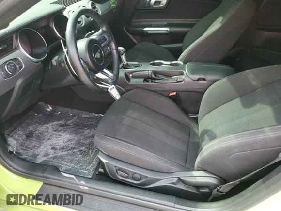 ✅ 2020 Ford Mustang GT • VIN: 1FA6P8CF2L5150158 • Lot: 82580365. Wystawiony na Copart z przebiegiem 76 419 mil. Bezpłatny archiwum sprzedaży aukcyjnych z USA i szczegółowy raport historii pojazdu na DreamBid. Zdjęcie 7.