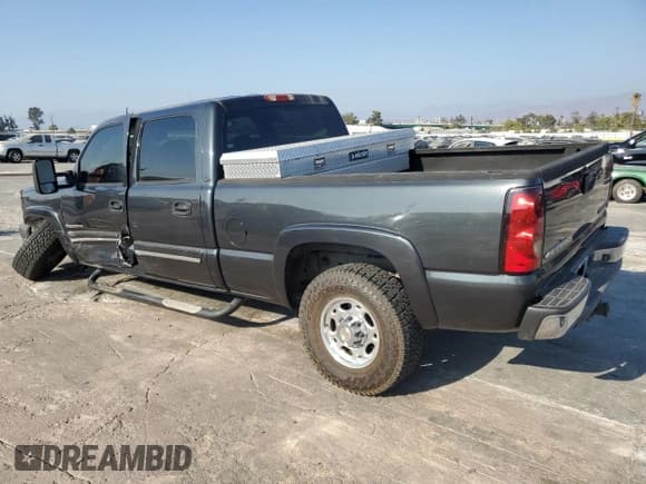 ✅ 2004 Chevrolet Silverado 2500HD LT • VIN: 1GCHC23U34F184471 • Lot: 76327124. Listed on Copart with 63,789 mi. Free auction sales archive from the USA and detailed vehicle history report at DreamBid. Image 2.