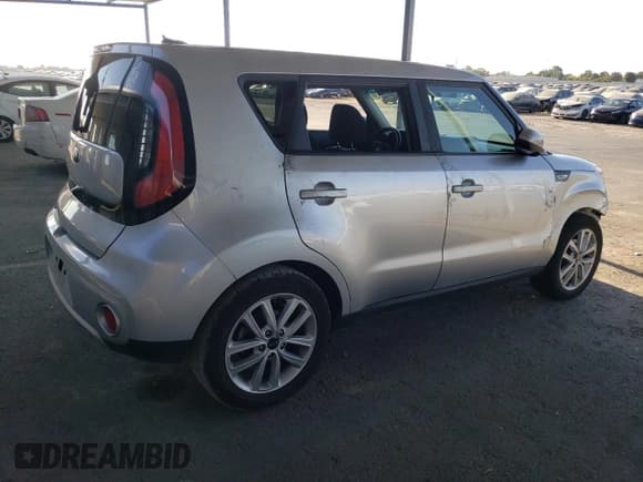 ✅ 2018 Kia Soul + • VIN: KNDJP3A59J7530858 • Lot: 71742155. Listed on Copart with 131,190 mi. Free auction sales archive from the USA and detailed vehicle history report at DreamBid. Image 3.