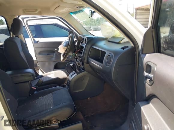 ✅ 2014 Jeep Patriot Sport • VIN: 1C4NJPBA5ED754609 • Lot: 43319560. Listed on IAAI with 228,812 mi. Free auction sales archive from the USA and detailed vehicle history report at DreamBid. Image 5.