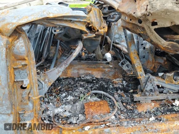 ✅ 2002 Chevrolet Silverado 2500HD LS • VIN: 1GCHK29142E112701 • Lot: 59127915. Wystawiony na Copart z przebiegiem Nie podano. Bezpłatny archiwum sprzedaży aukcyjnych z USA i szczegółowy raport historii pojazdu na DreamBid. Zdjęcie 10.