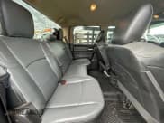 ✅ 2019 Ram 3500 Tradesman • VIN: 3C7WRSCL4KG661081 • Lot: 94827675. Wystawiony na Copart z przebiegiem 278 369 mil. Bezpłatny archiwum sprzedaży aukcyjnych z USA i szczegółowy raport historii pojazdu na DreamBid. Zdjęcie 6.