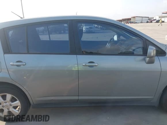 ✅ 2007 Nissan Versa S • VIN: 3N1BC13EX7L389601 • Lot: 43065816. Listed on IAAI with 135,357 mi. Free auction sales archive from the USA and detailed vehicle history report at DreamBid. Image 14.