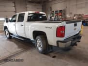 ✅ 2014 Chevrolet Silverado 2500HD LT • VIN: 1GC1KXCG5EF102897 • Lot: 41500574. Wystawiony na IAAI z przebiegiem 185 117 mil. Bezpłatny archiwum sprzedaży aukcyjnych z USA i szczegółowy raport historii pojazdu na DreamBid. Zdjęcie 3.