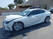 ✅ 2023 Lexus IS 300 • VIN: JTHCA1D23P5123511 • Lot: 42565222. Wystawiony na IAAI z przebiegiem 31 203 mil. Bezpłatny archiwum sprzedaży aukcyjnych z USA i szczegółowy raport historii pojazdu na DreamBid. Zdjęcie 17.