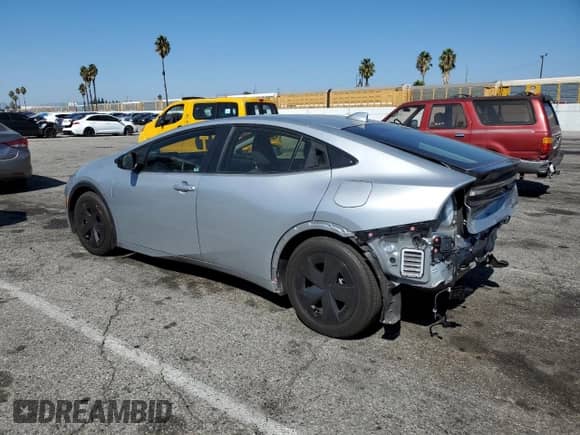 2024 Toyota Prius SE с VIN JTDACACU8R3014689, выставлен на аукционе Copart как лот 85173005 с пробегом 30 579 миль миль и Списание • Salvage title. История ставок и продаж доступна на DreamBid. Изображение 2.