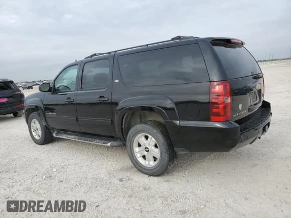 ✅ 2011 Chevrolet Suburban LT • VIN: 1GNSKJE35BR356140 • Lot: 82590694. Wystawiony na Copart z przebiegiem 293 034 mil. Bezpłatny archiwum sprzedaży aukcyjnych z USA i szczegółowy raport historii pojazdu na DreamBid. Zdjęcie 2.