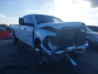 ✅ 2018 Ram 2500 Tradesman • VIN: 3C6UR5HJ2JG150262 • Lot: 40723556. Wystawiony na IAAI z przebiegiem 63 080 mil. Bezpłatny archiwum sprzedaży aukcyjnych z USA i szczegółowy raport historii pojazdu na DreamBid. Zdjęcie 1.