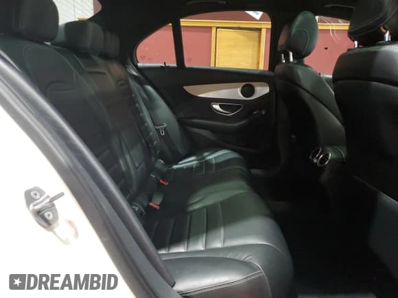 ✅ 2019 Mercedes-Benz C 43 AMG • VIN: 55SWF6EB0KU321108 • Lot: 64520005. Wystawiony na Copart z przebiegiem 90 176 mil. Bezpłatny archiwum sprzedaży aukcyjnych z USA i szczegółowy raport historii pojazdu na DreamBid. Zdjęcie 10.