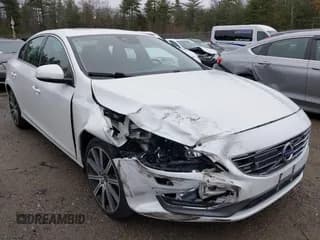 ✅ 2017 Volvo S60 Inscription Platinum • VIN: LYV402TM3HB153126 • Lot: 43635636. Wystawiony na IAAI z przebiegiem 114 244 mil. Bezpłatny archiwum sprzedaży aukcyjnych z USA i szczegółowy raport historii pojazdu na DreamBid. Zdjęcie 6.