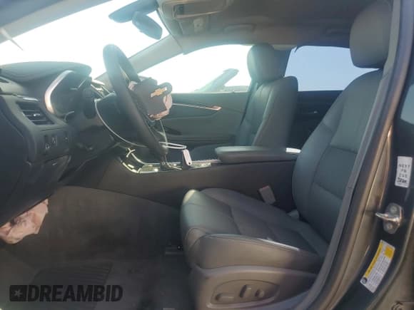 ✅ 2019 Chevrolet Impala LS • VIN: 2G11Y5SAXK9101600 • Lot: 60229085. Wystawiony na Copart z przebiegiem 69 692 mil. Bezpłatny archiwum sprzedaży aukcyjnych z USA i szczegółowy raport historii pojazdu na DreamBid. Zdjęcie 7.