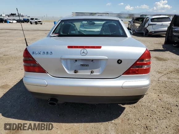 ✅ 1998 Mercedes-Benz SLK 230/320 • VIN: WDBKK47F9WF057337 • Lot: 65023905. Wystawiony na Copart z przebiegiem 243 917 mil. Bezpłatny archiwum sprzedaży aukcyjnych z USA i szczegółowy raport historii pojazdu na DreamBid. Zdjęcie 6.
