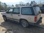 ✅ 1992 Ford Explorer Eddie Bauer • VIN: 1FMDU34X7NUB70818 • Lot: 46154885. Listed on Copart with 31,684 mi. Free auction sales archive from the USA and detailed vehicle history report at DreamBid. Image 2.