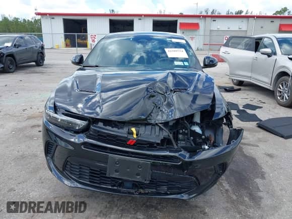 2024 Dodge Hornet R/T z VIN ZACPDFCW9R3A16217, wystawiony jako IAAI lot #42589754 z przebiegiem 14 484 mil mil oraz . Historia ofert i sprzedaży dostępna na DreamBid. Obrazek 13.