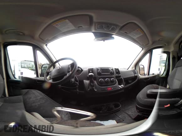 ✅ 2016 Ram ProMaster Cargo • VIN: 3C6TRVDG4GE101056 • Lot: 41715786. Wystawiony na IAAI z przebiegiem 141 620 mil. Bezpłatny archiwum sprzedaży aukcyjnych z USA i szczegółowy raport historii pojazdu na DreamBid. Zdjęcie 19.