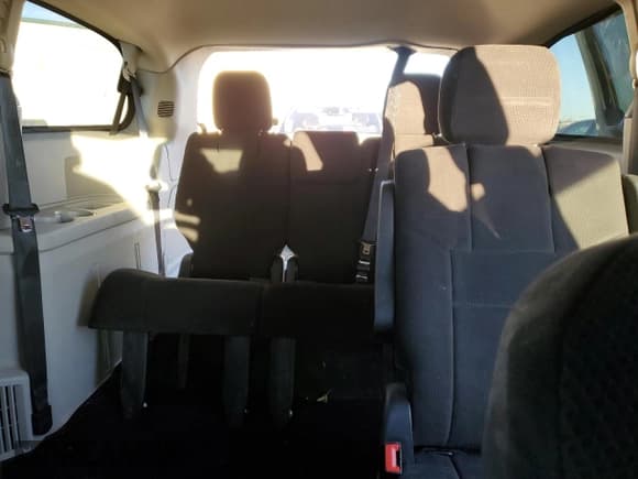 ✅ 2011 Dodge Grand Caravan Express • VIN: 2D4RN4DG2BR762345 • Lot: 89896205. Wystawiony na Copart z przebiegiem 178 245 mil. Bezpłatny archiwum sprzedaży aukcyjnych z USA i szczegółowy raport historii pojazdu na DreamBid. Zdjęcie 10.