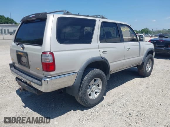 ✅ 1996 Toyota 4Runner SR5 • VIN: JT3HN86R3T0048254 • Lot: 42687657. Wystawiony na IAAI z przebiegiem 212 218 mil. Bezpłatny archiwum sprzedaży aukcyjnych z USA i szczegółowy raport historii pojazdu na DreamBid. Zdjęcie 4.