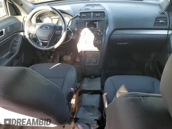 ✅ 2016 Ford Police Interceptor Utility • VIN: 1FM5K8AT3GGC36758 • Lot: 88991505. Wystawiony na Copart z przebiegiem 89 192 mil. Bezpłatny archiwum sprzedaży aukcyjnych z USA i szczegółowy raport historii pojazdu na DreamBid. Zdjęcie 8.