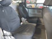 ✅ 2020 Kia Sedona EX • VIN: KNDMB5C15L6593188 • Lot: 42643755. Wystawiony na IAAI z przebiegiem 144 167 mil. Bezpłatny archiwum sprzedaży aukcyjnych z USA i szczegółowy raport historii pojazdu na DreamBid. Zdjęcie 8.