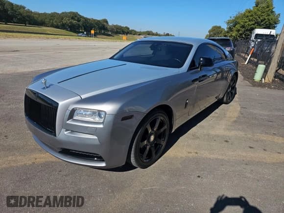 ✅ 2016 Rolls-Royce Wraith • VIN: SCA665C58GUX86329 • Lot: 91426595. Wystawiony na Copart z przebiegiem 38 522 mil. Bezpłatny archiwum sprzedaży aukcyjnych z USA i szczegółowy raport historii pojazdu na DreamBid. Zdjęcie 2.